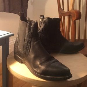 Kurt Geiger Carvela Black Leather Boots 39 / US 9